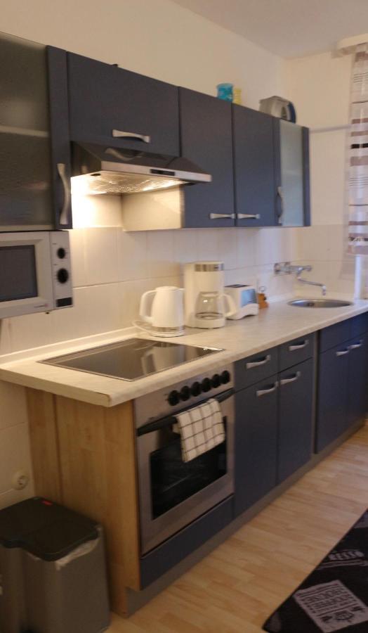 Appartment In Walldorf Mit Schlafzimmer, Kueche Und Bad Esterno foto